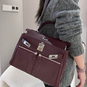 Classic DIOR Bag: A Stylish and Versatile Choice for Elegance